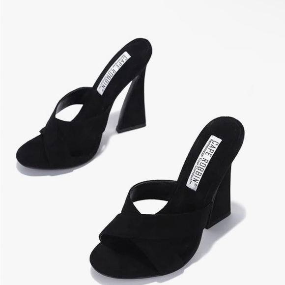 Helen - Mule Black Heel - Picture 2 of 4